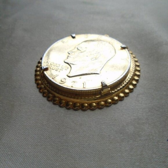 Vintage Eisenhower Dollar Coin Pendant, Friendly Eagle, 1971 - Picture 7 of 11